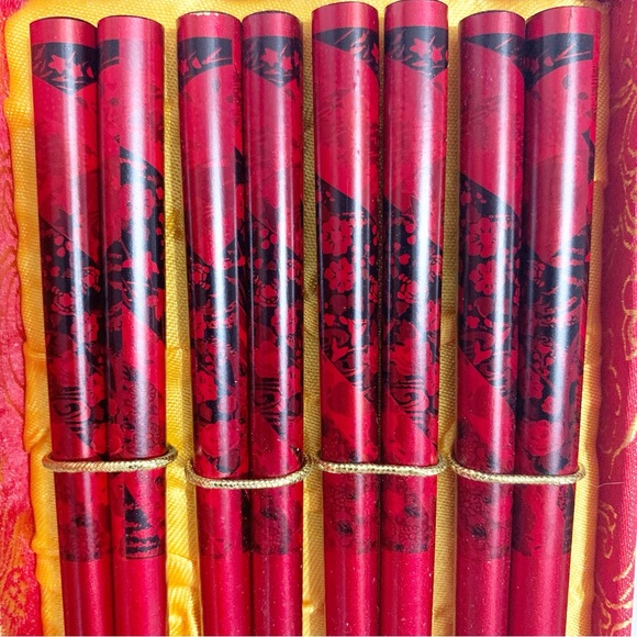 Unbranded Set of Four Lightweight Scenery Chopsticks in Asian Designed Case ❤️💛 - Picture 10 of 12